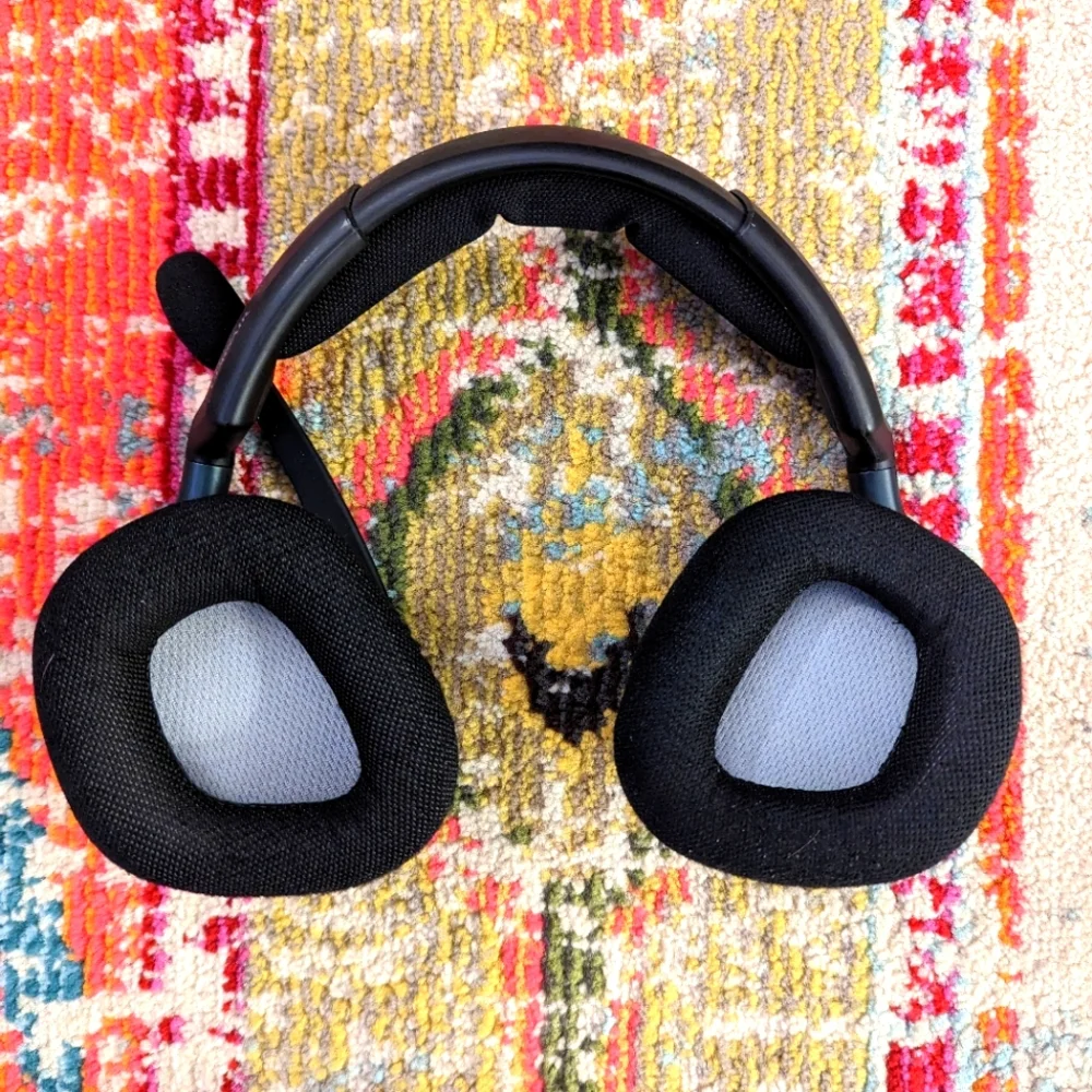 Corsair VOID PRO RGB Wireless Premium Gaming Headset with Dolby® Headphone 7.1